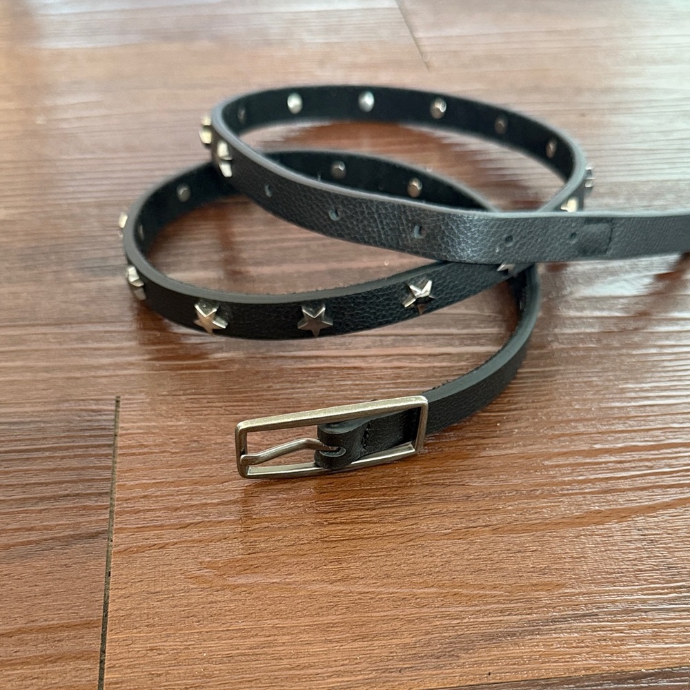 Black Star Stud Skinny Leather Belt - Slim Women’s Waist Accent